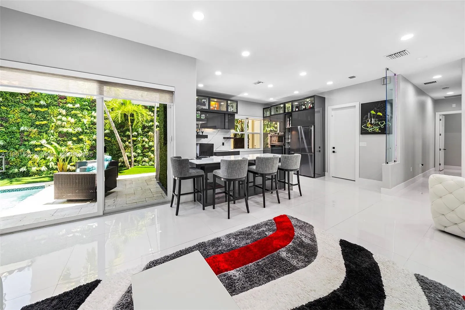 Hollywood, Florida 33019, United States, 3 Bedrooms Bedrooms, ,2 BathroomsBathrooms,Residential,Active,127933