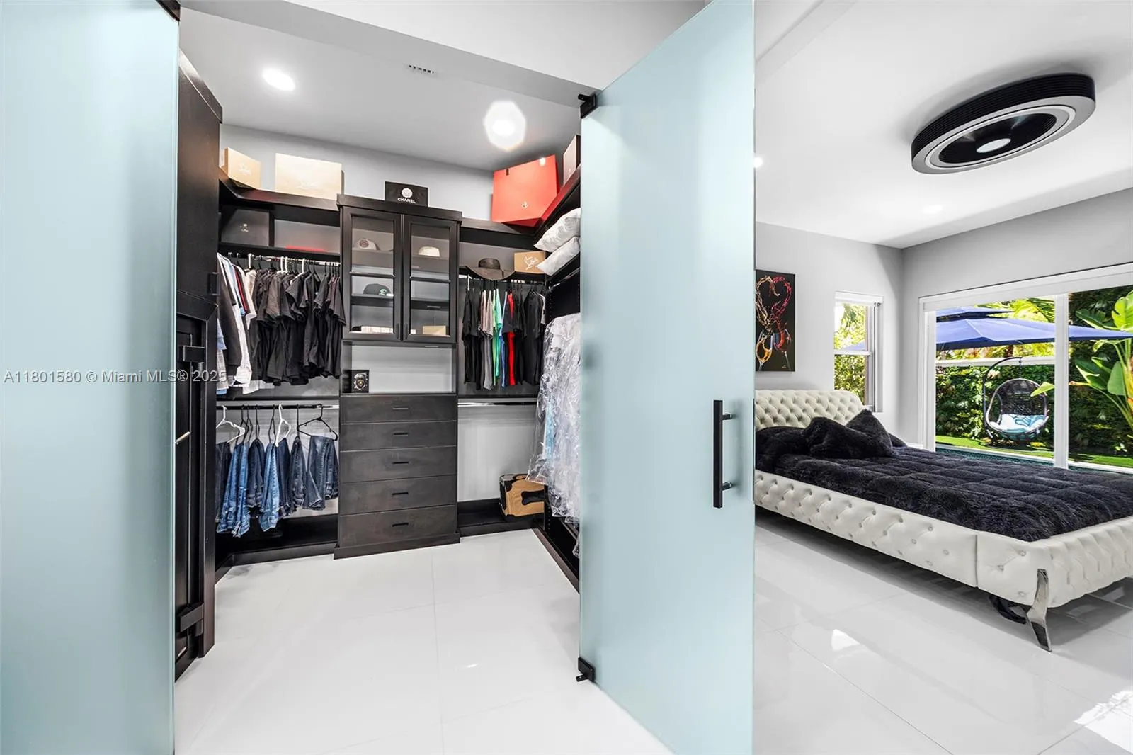 Hollywood, Florida 33019, United States, 3 Bedrooms Bedrooms, ,2 BathroomsBathrooms,Residential,Active,127933