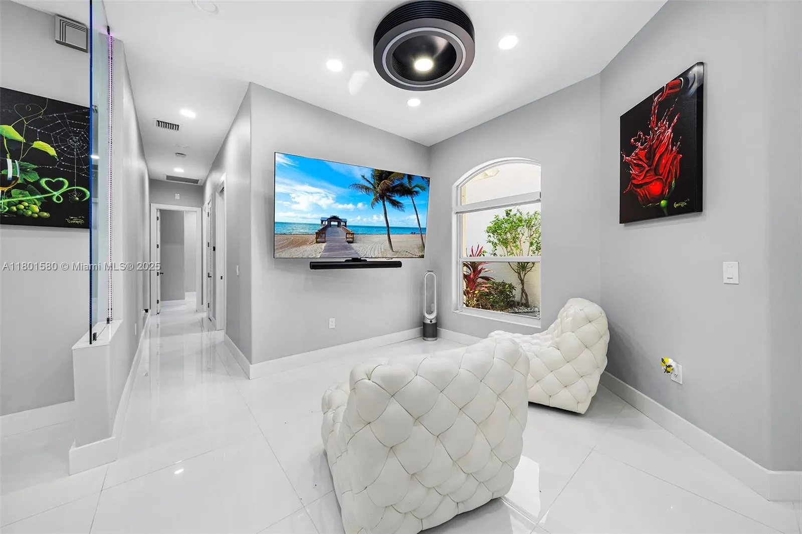 Hollywood, Florida 33019, United States, 3 Bedrooms Bedrooms, ,2 BathroomsBathrooms,Residential,Active,127933