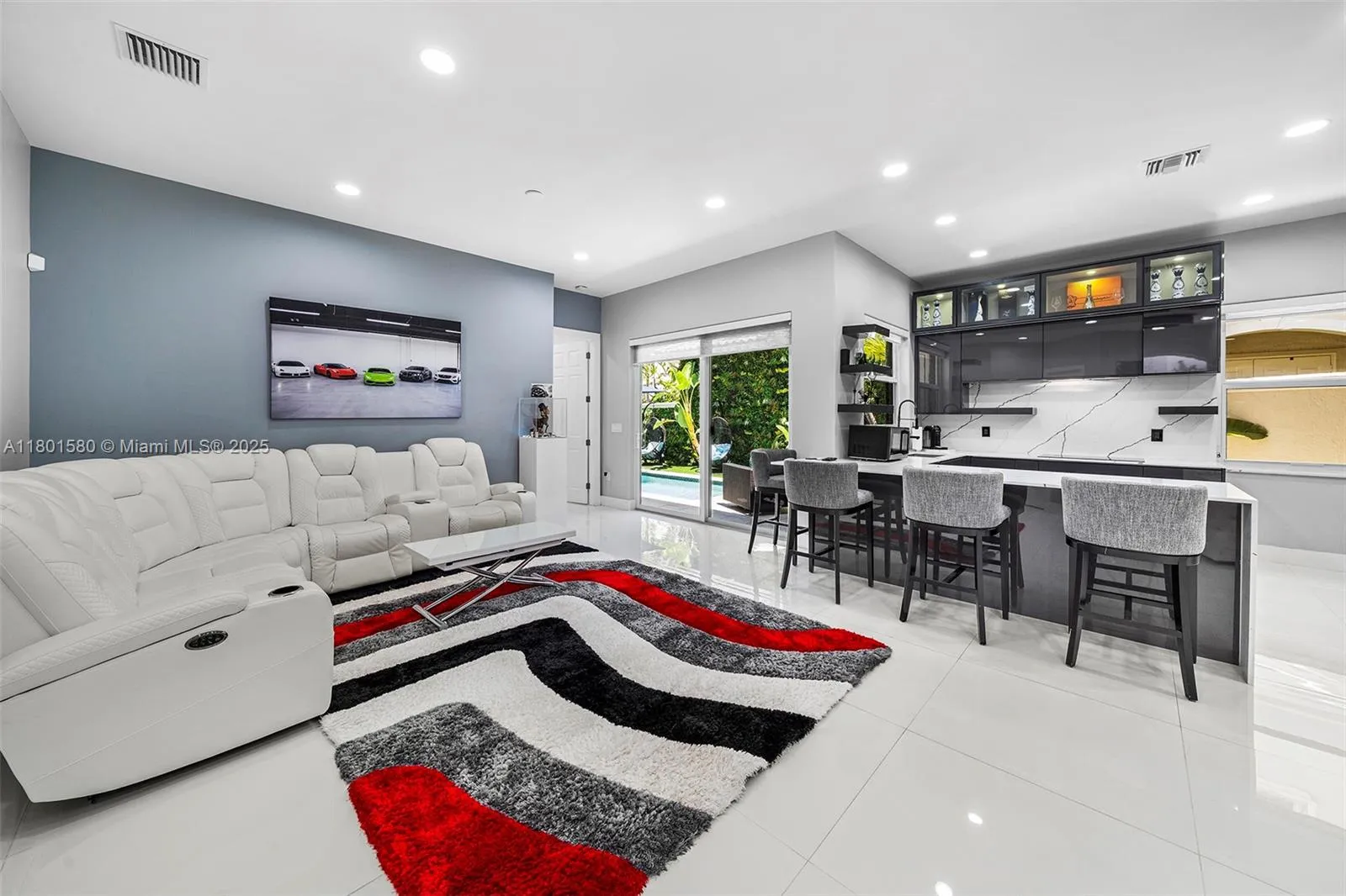 Hollywood, Florida 33019, United States, 3 Bedrooms Bedrooms, ,2 BathroomsBathrooms,Residential,Active,127933