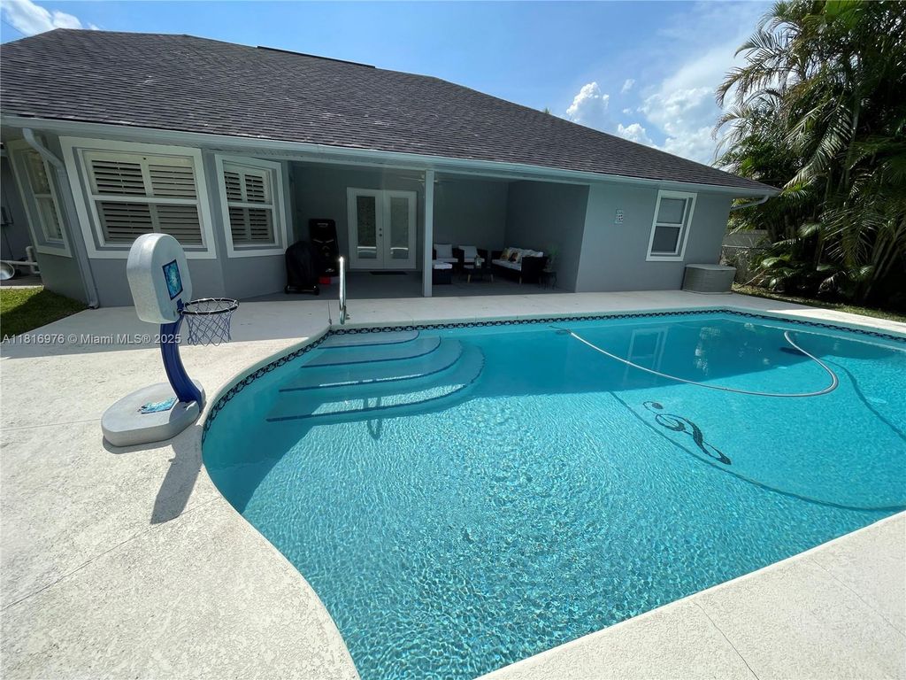Photo of 107 Paddock St, Sebastian, FL 32958 (MLS # A11816976)
