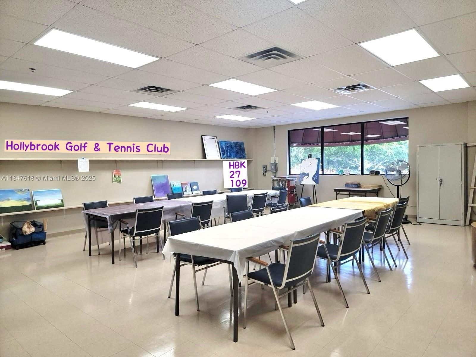 HOLLYBROOK GOLF AND TENNIS - Residential