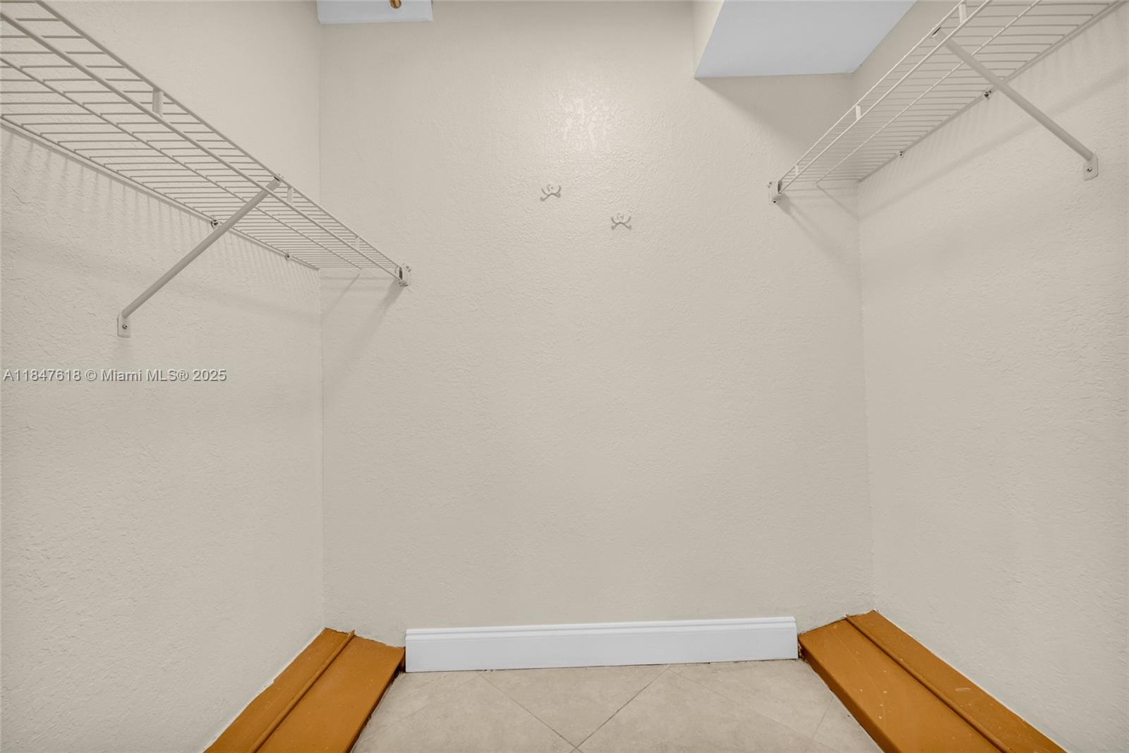 HOLLYBROOK GOLF AND TENNIS - Residential