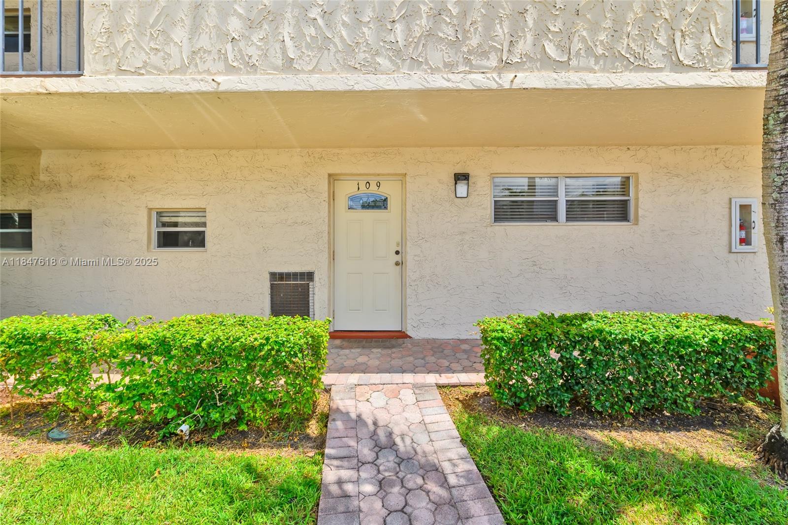 HOLLYBROOK GOLF AND TENNIS - Residential