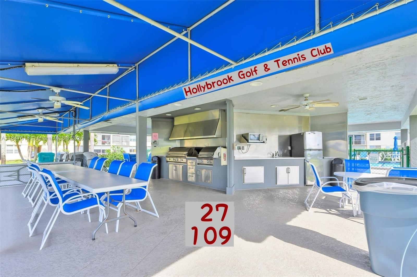 HOLLYBROOK GOLF AND TENNIS - Residential