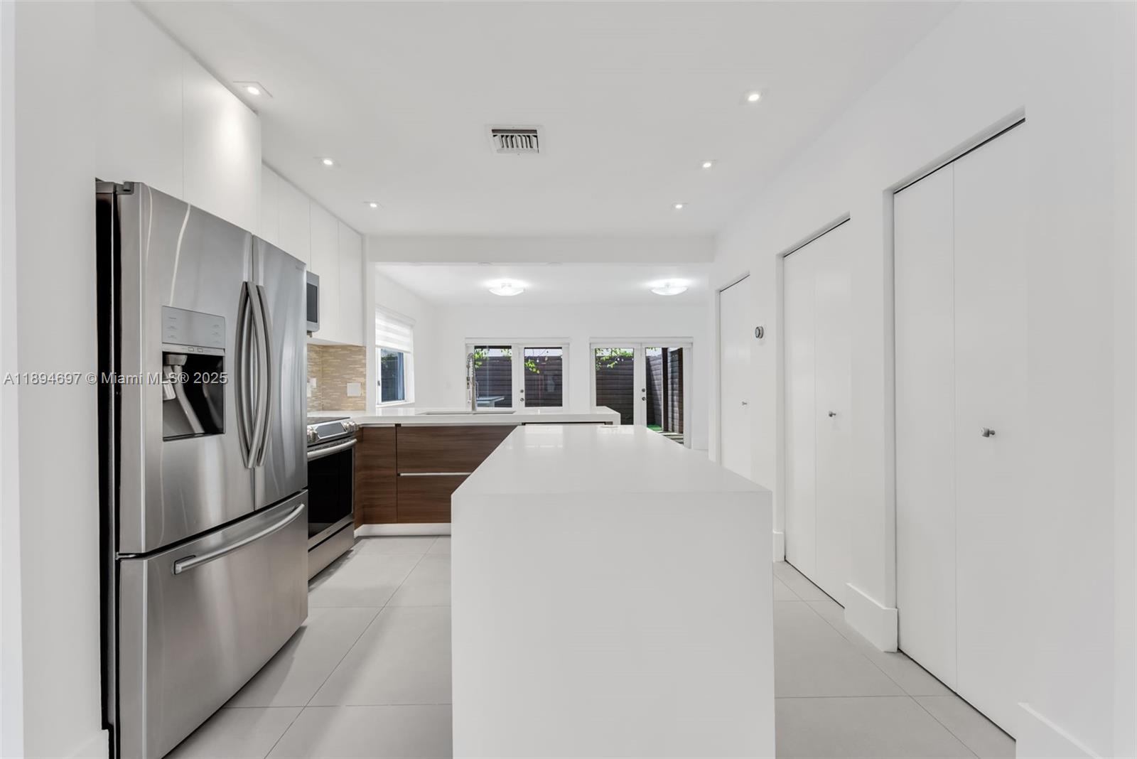 BRIDGEPORT GROVE CONDO - Residential