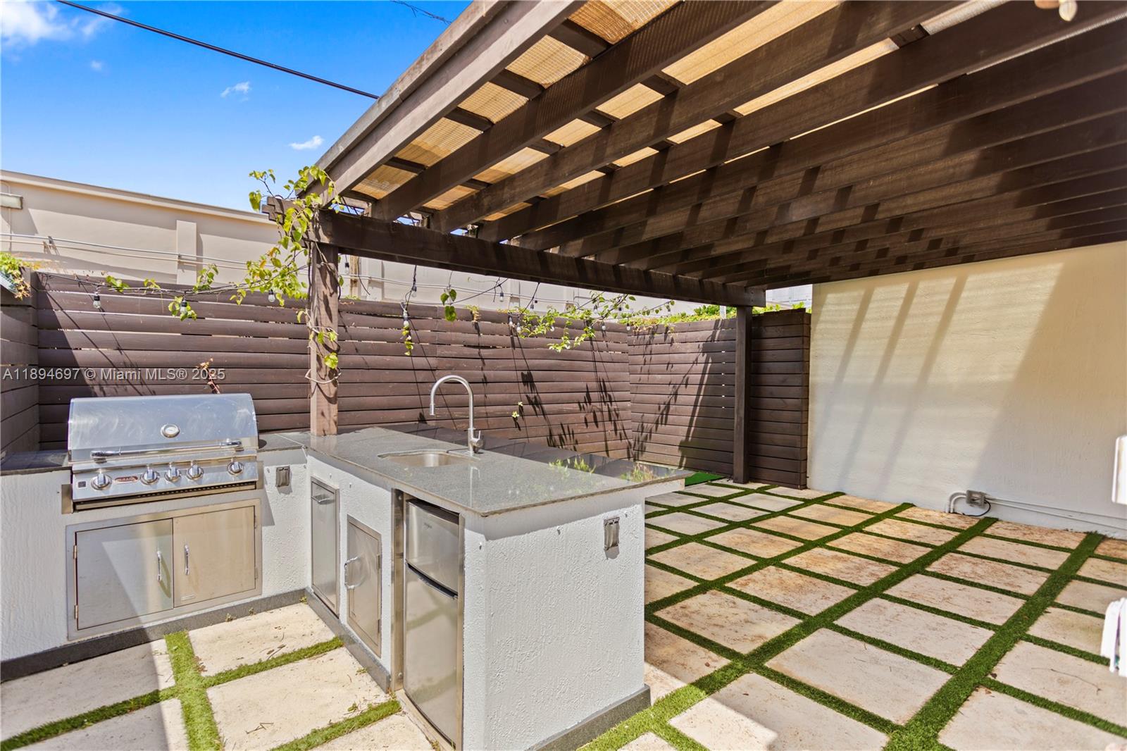 BRIDGEPORT GROVE CONDO - Residential