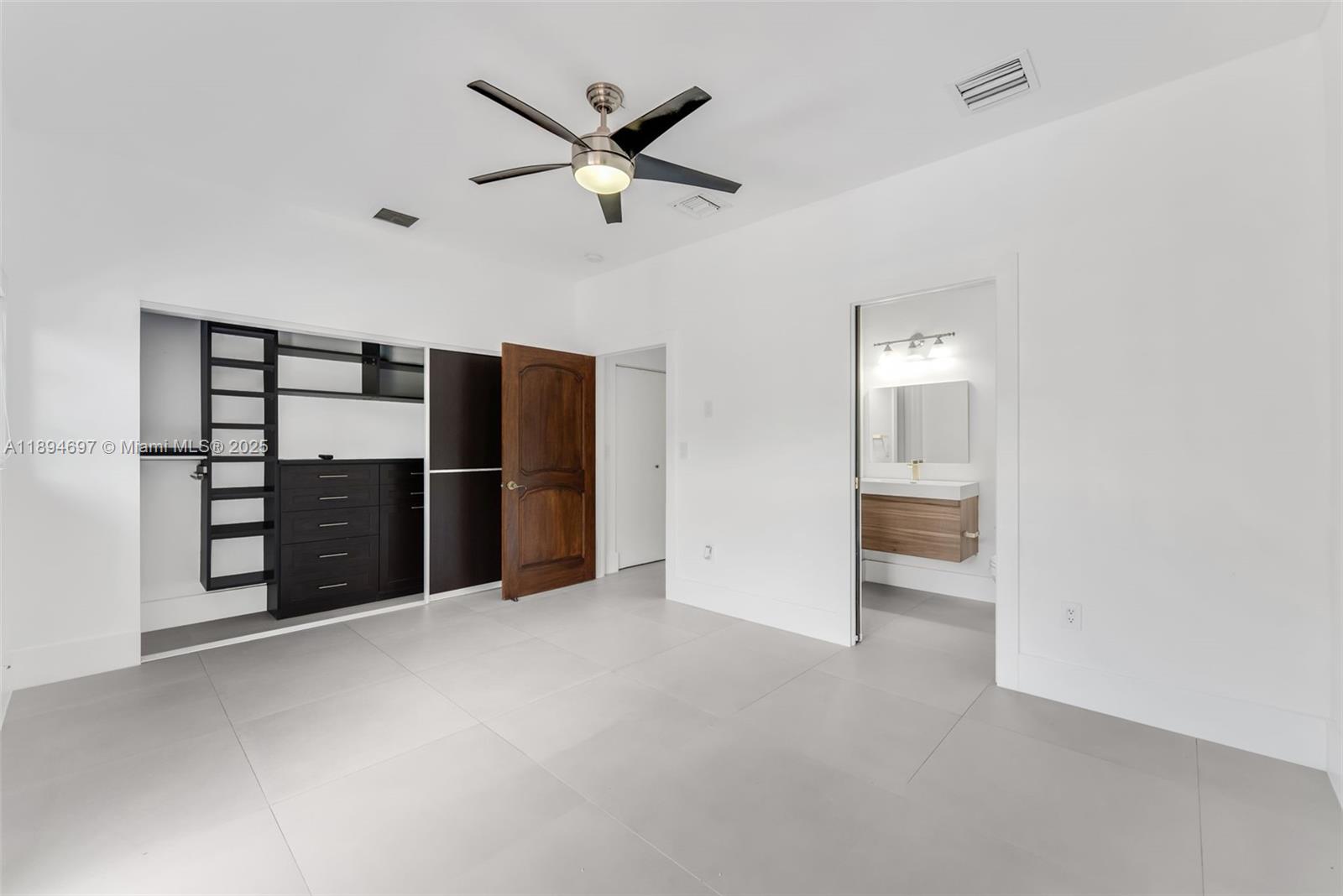 BRIDGEPORT GROVE CONDO - Residential