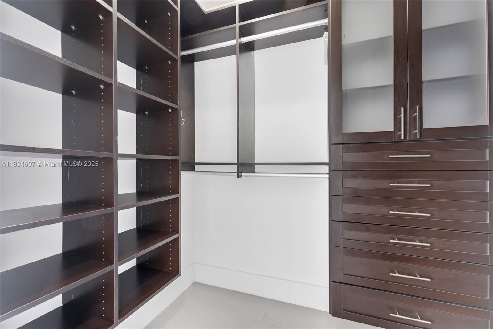 BRIDGEPORT GROVE CONDO - Residential