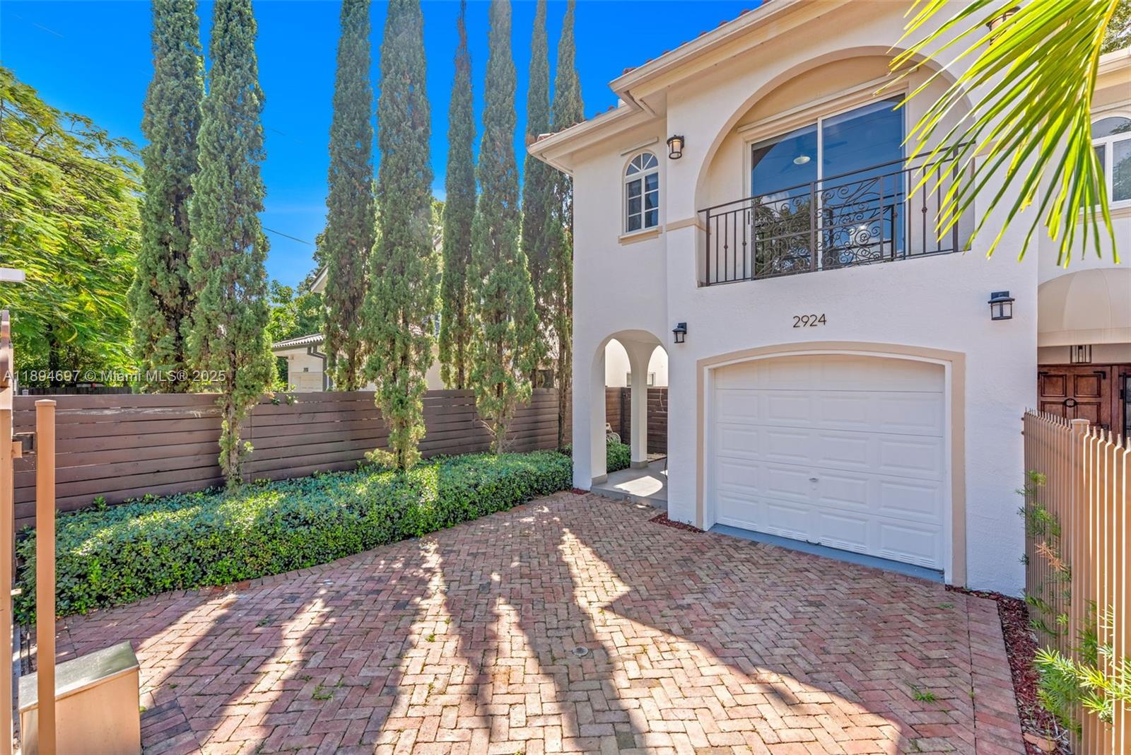 View photos, virtual tours, details... 2924 Bridgeport Ave
