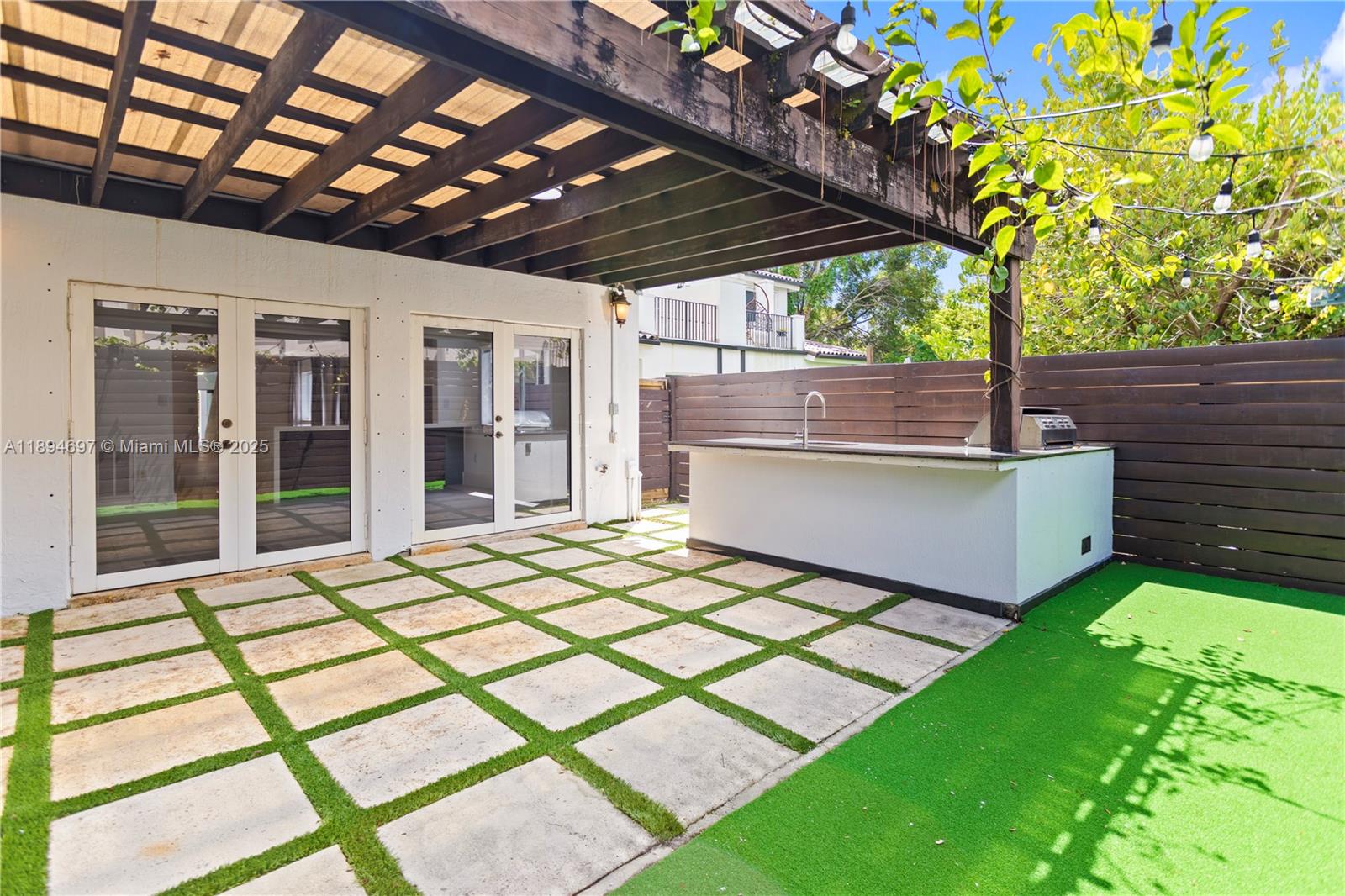 BRIDGEPORT GROVE CONDO - Residential