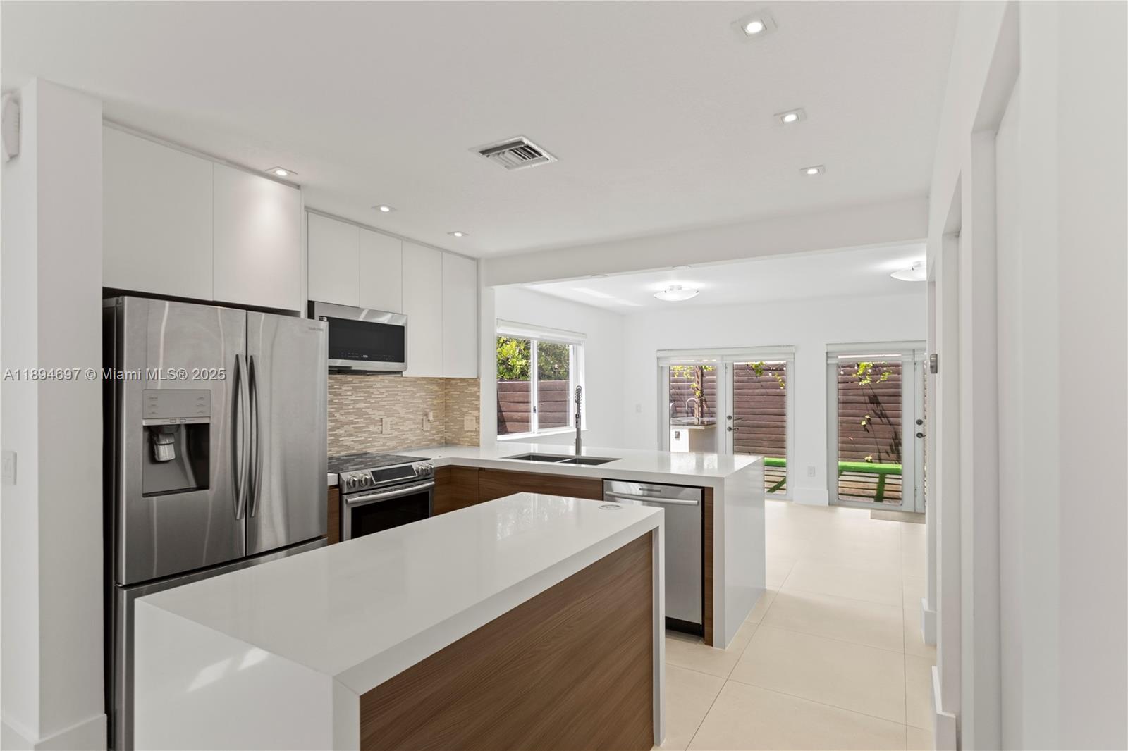 BRIDGEPORT GROVE CONDO - Residential