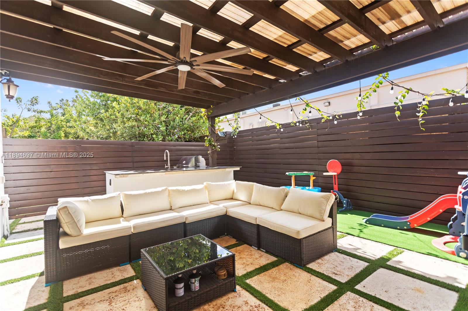 BRIDGEPORT GROVE CONDO - Residential