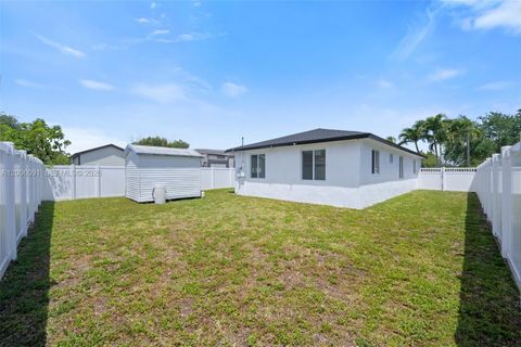 Tiny photo for 5580 Plunkett St, Hollywood, FL 33021 (MLS # A12006091)