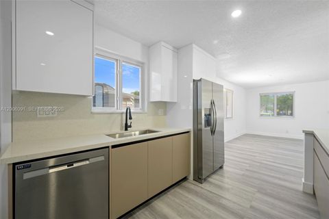 Tiny photo for 5580 Plunkett St, Hollywood, FL 33021 (MLS # A12006091)