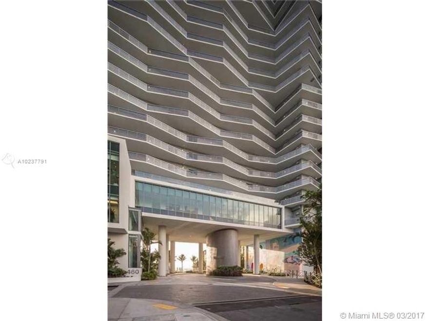 APARTMENT WITH BEAUTIFUL VIEWS OF THE BAY AND MIAMI BEACH FROM THE 17th FLOOR, ALL PORCELAIN FLOORS, CLOSETS BUILT OUT, MODERN SHADES AND BLINDS, TOP OF THE LINE FINISHES. THE NEWEST BUILDING OF MIAMI.