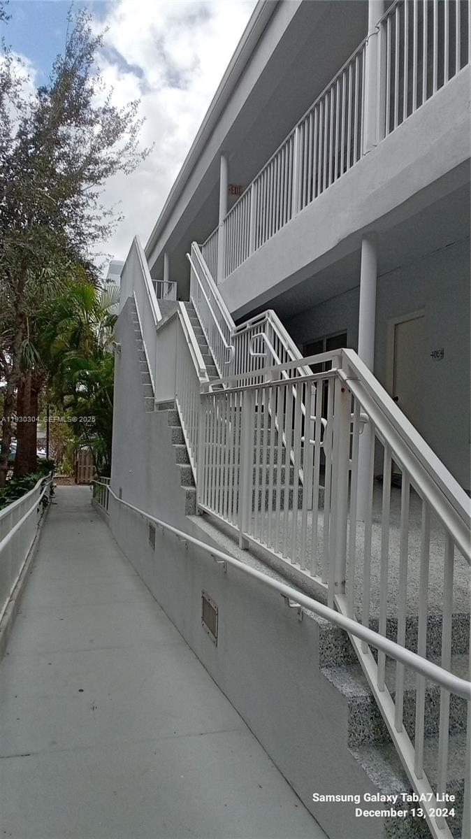 SUNSET CONDO - Residential Lease