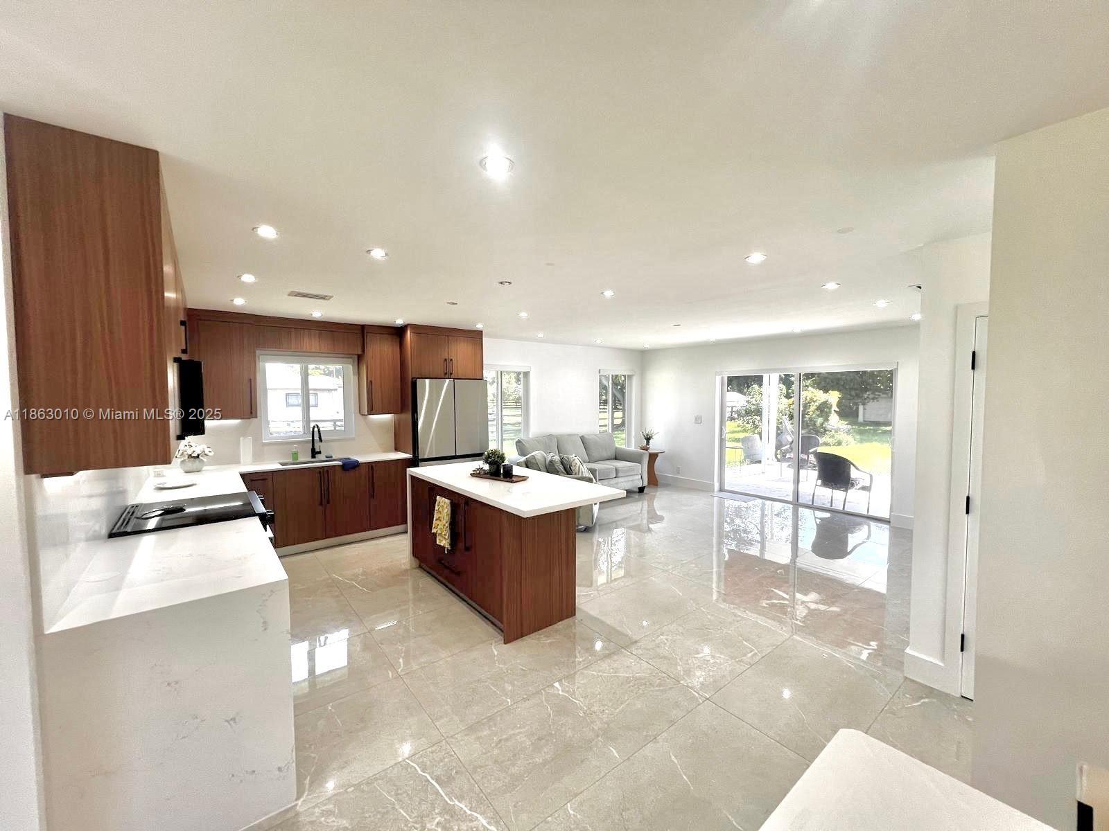 1590 SW 139th Ave