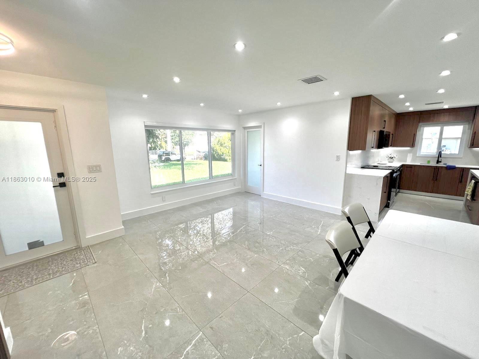 1590 SW 139th Ave