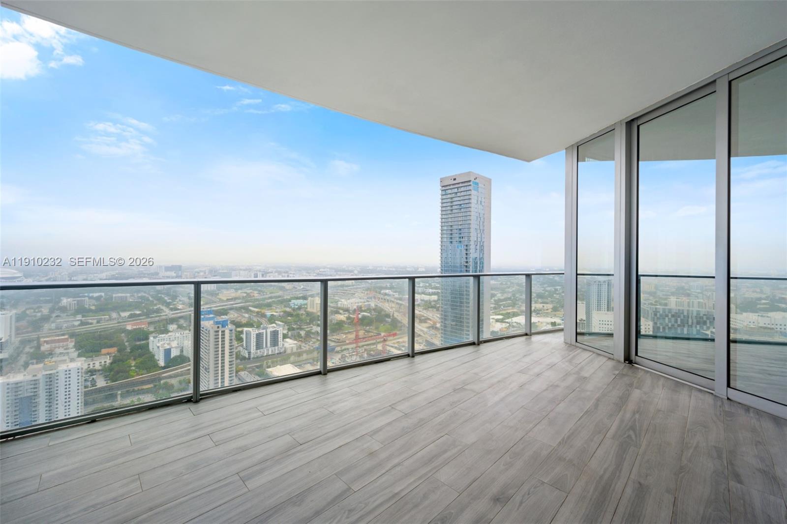 PARAMOUNT MIAMI WORLDCENT - Residential