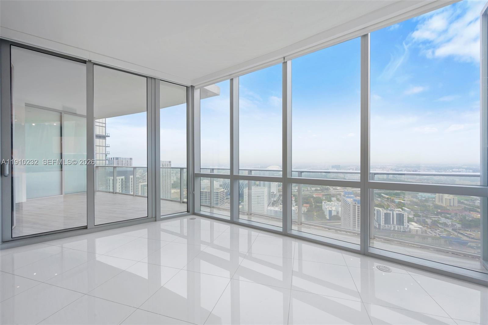 PARAMOUNT MIAMI WORLDCENT - Residential