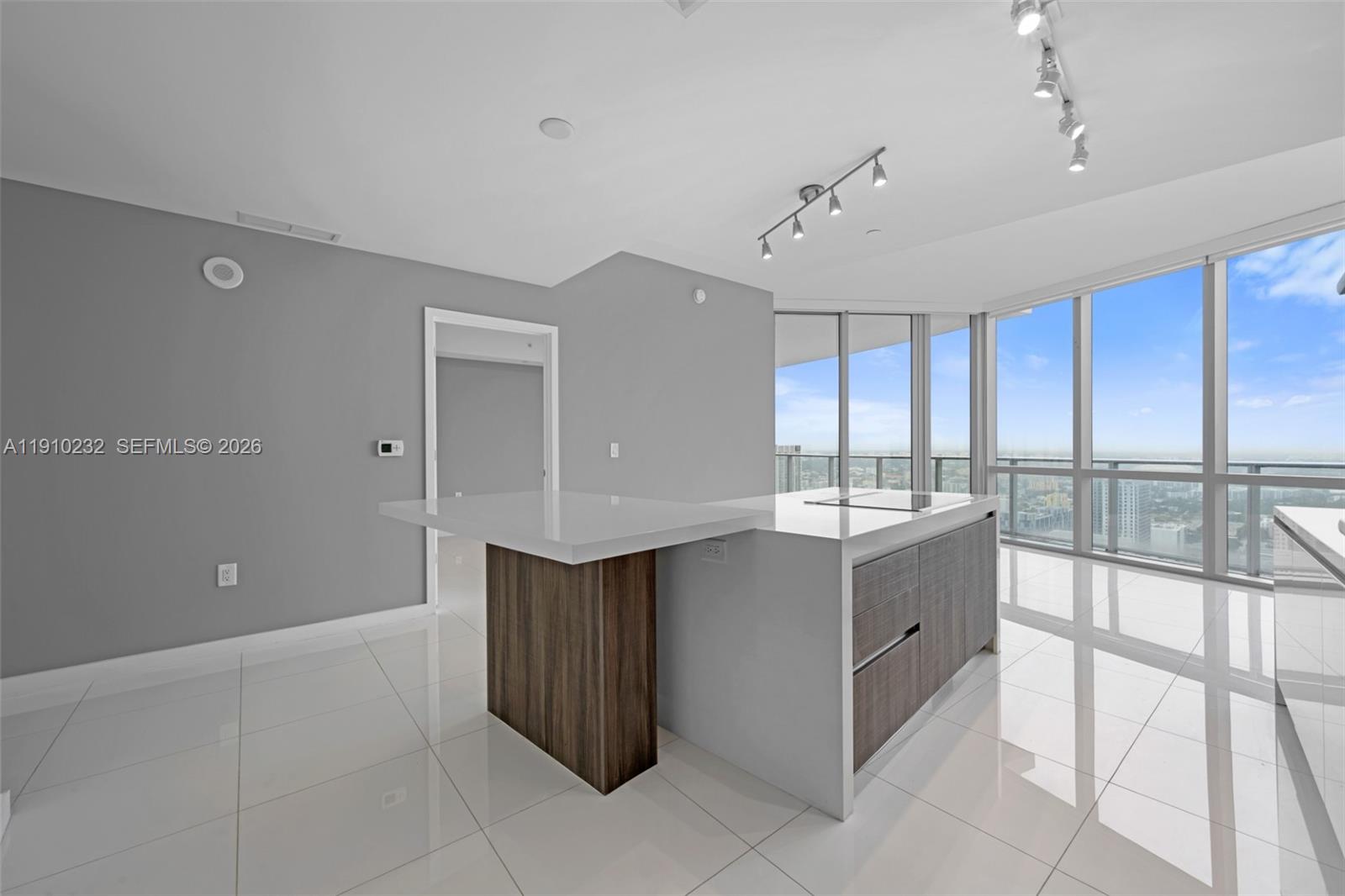 PARAMOUNT MIAMI WORLDCENT - Residential