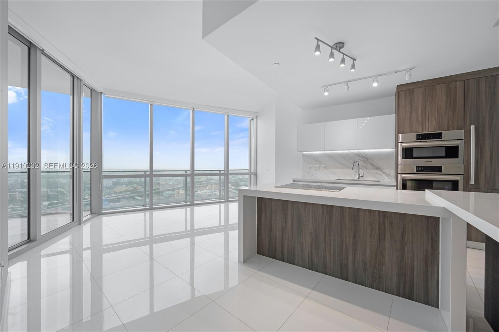 PARAMOUNT MIAMI WORLDCENT - Residential