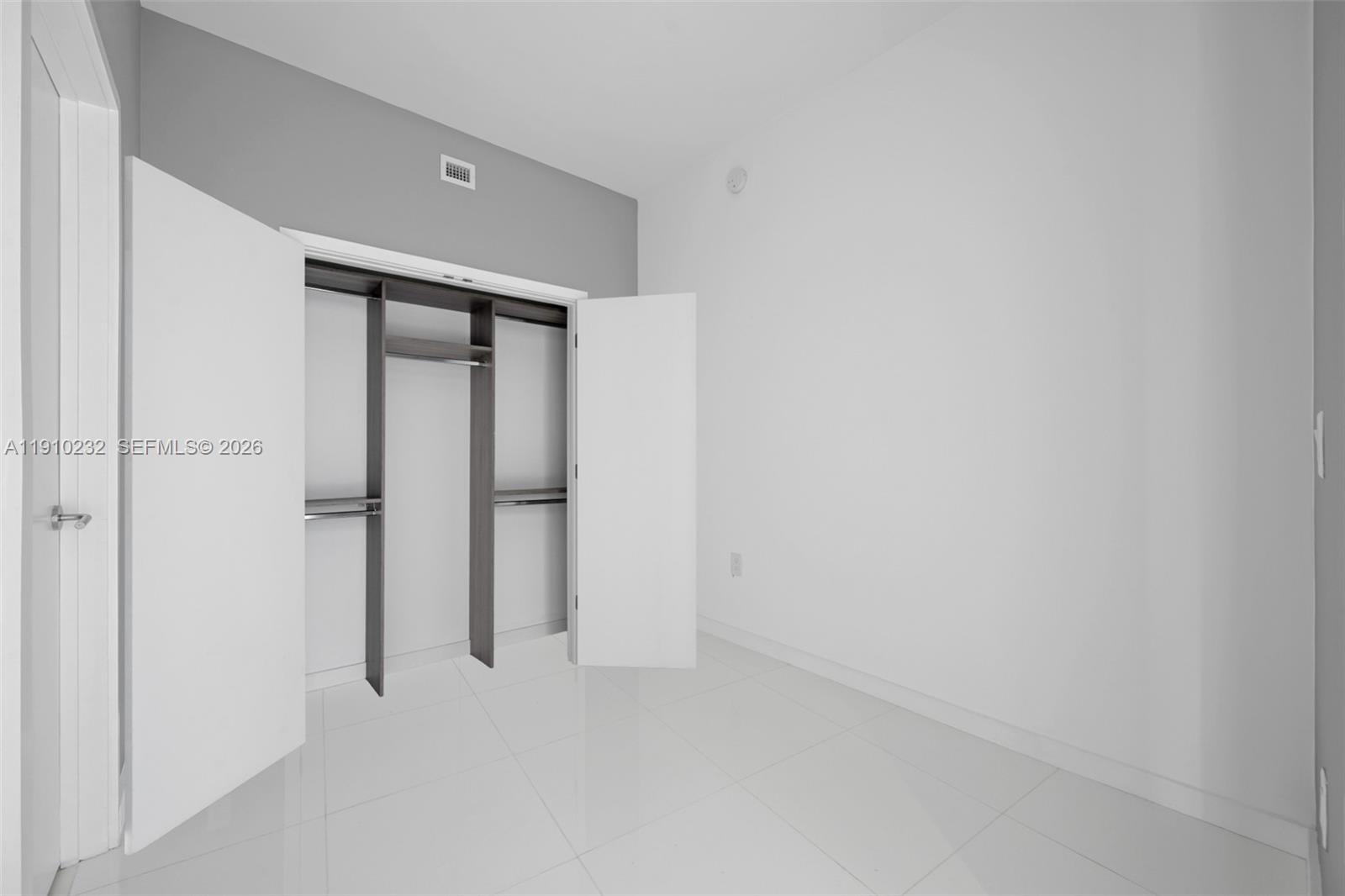 PARAMOUNT MIAMI WORLDCENT - Residential