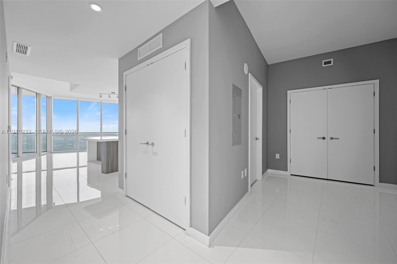 PARAMOUNT MIAMI WORLDCENT - Residential