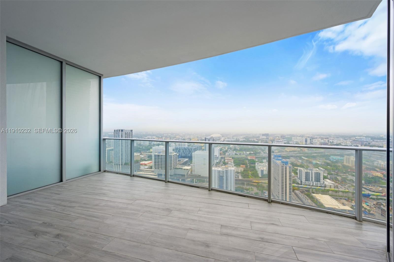 PARAMOUNT MIAMI WORLDCENT - Residential