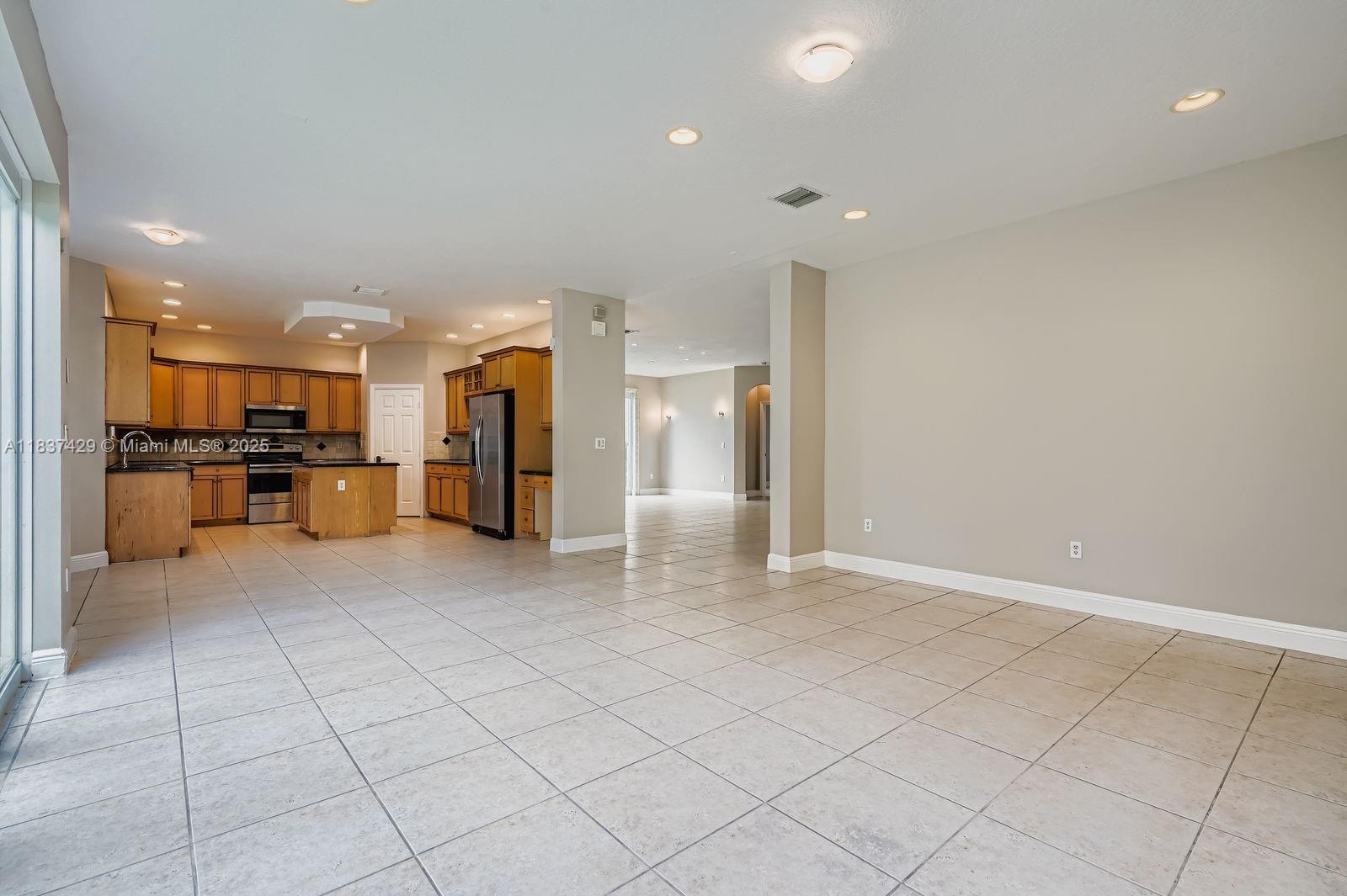 4934 SW 158th Way, Miramar, FL, 33027/$893,000 3 4934 SW 158th Way