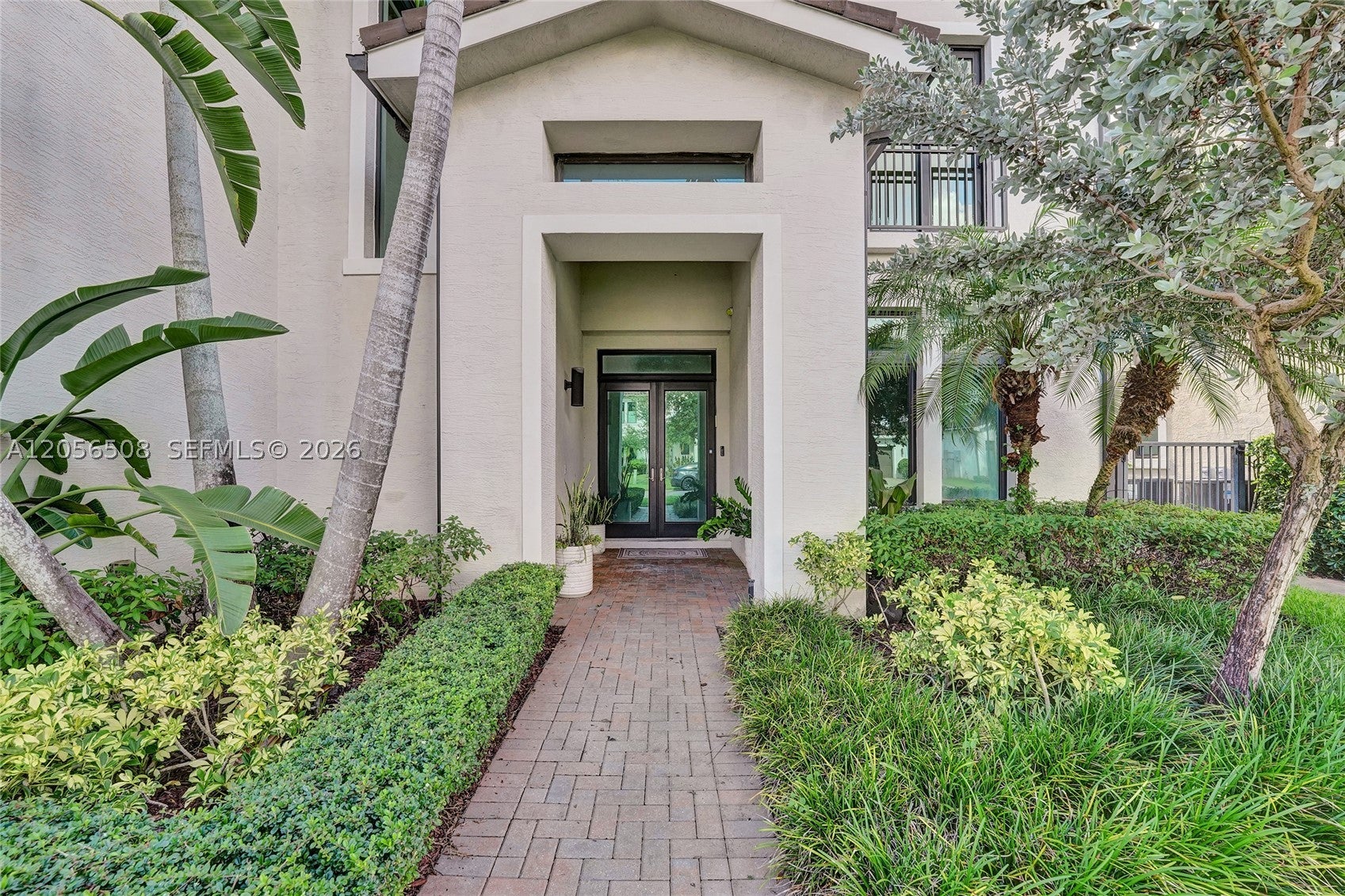 5742 E Brookfield Cir E