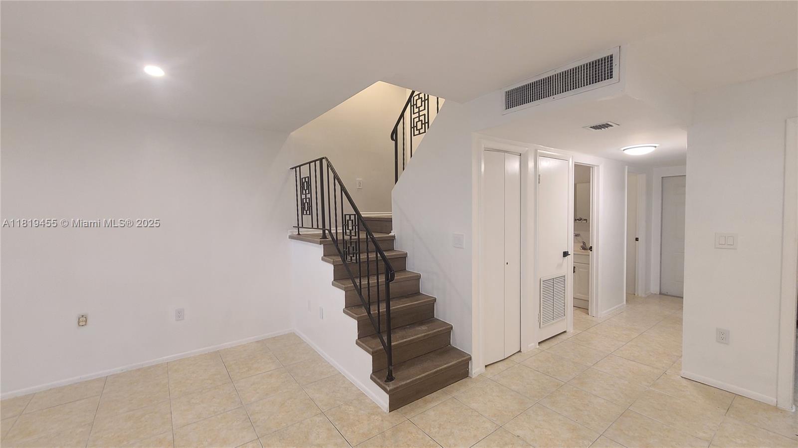 3321 Raleigh St 3H