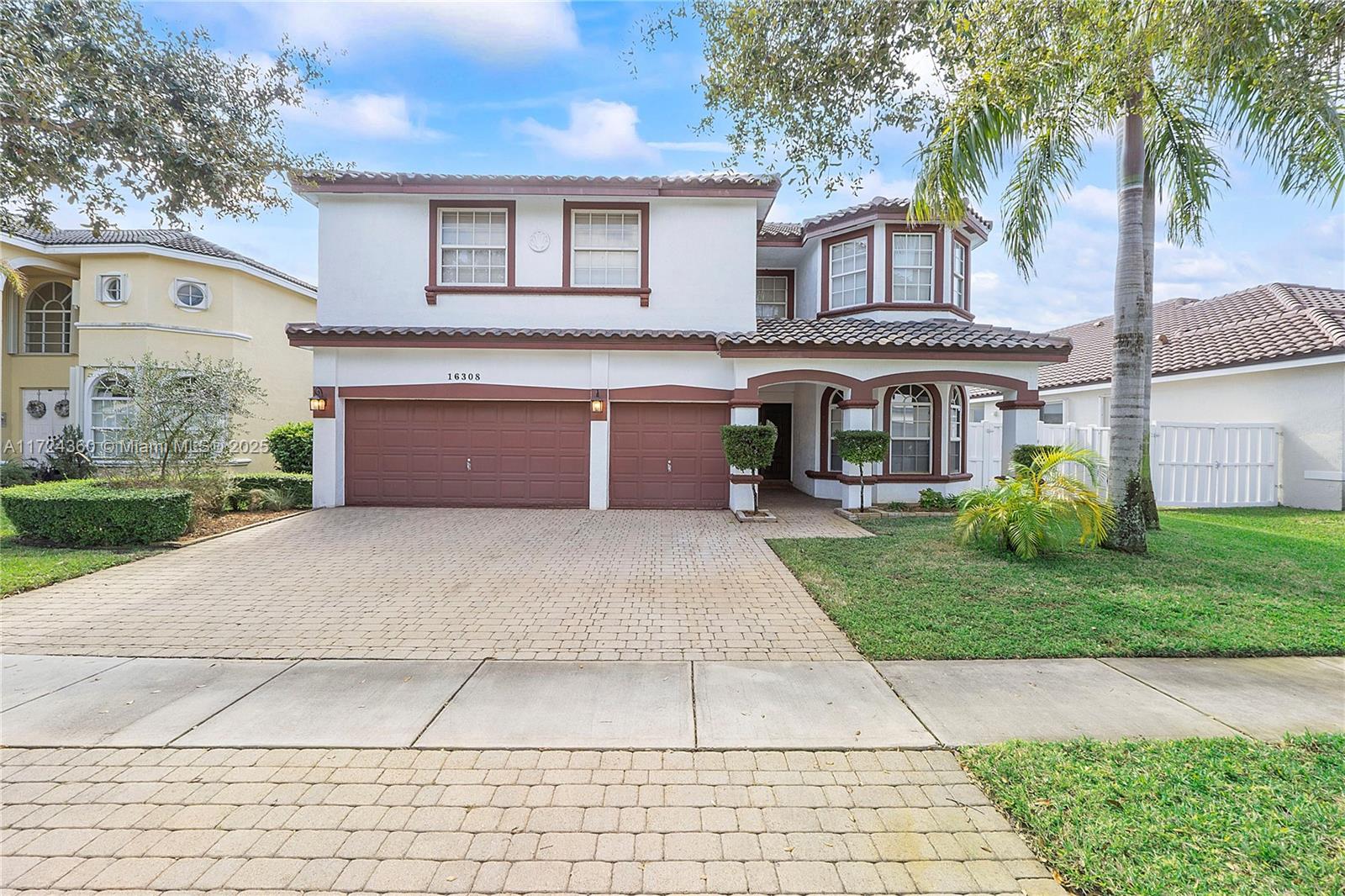 Property for Sale at 16308 Sw 14th St, Pembroke Pines, Miami-Dade County, Florida - Bedrooms: 6 
Bathrooms: 4  - $950,000