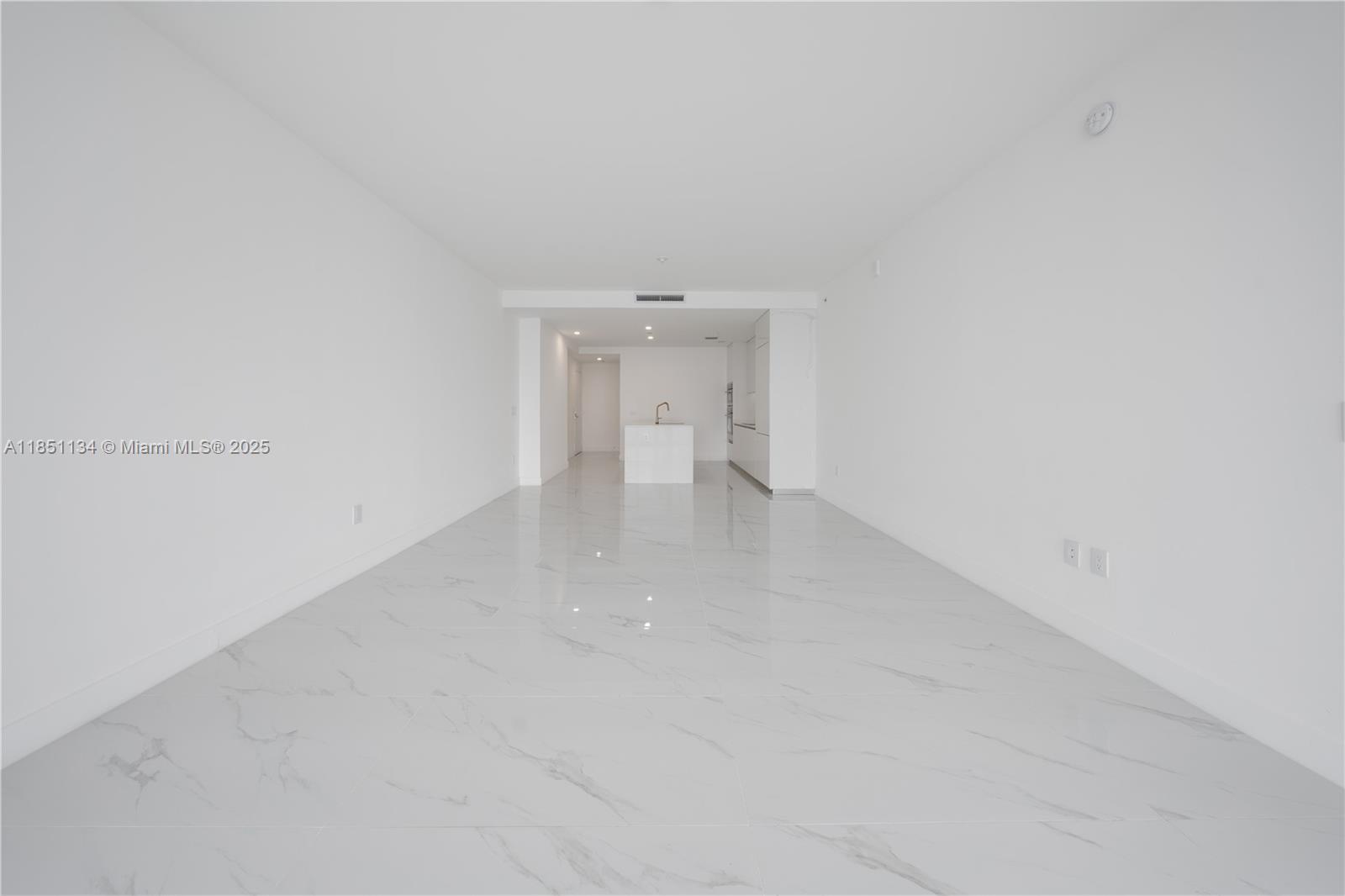 ARIA RESERVE SOUTH TOWER - Residential Lease