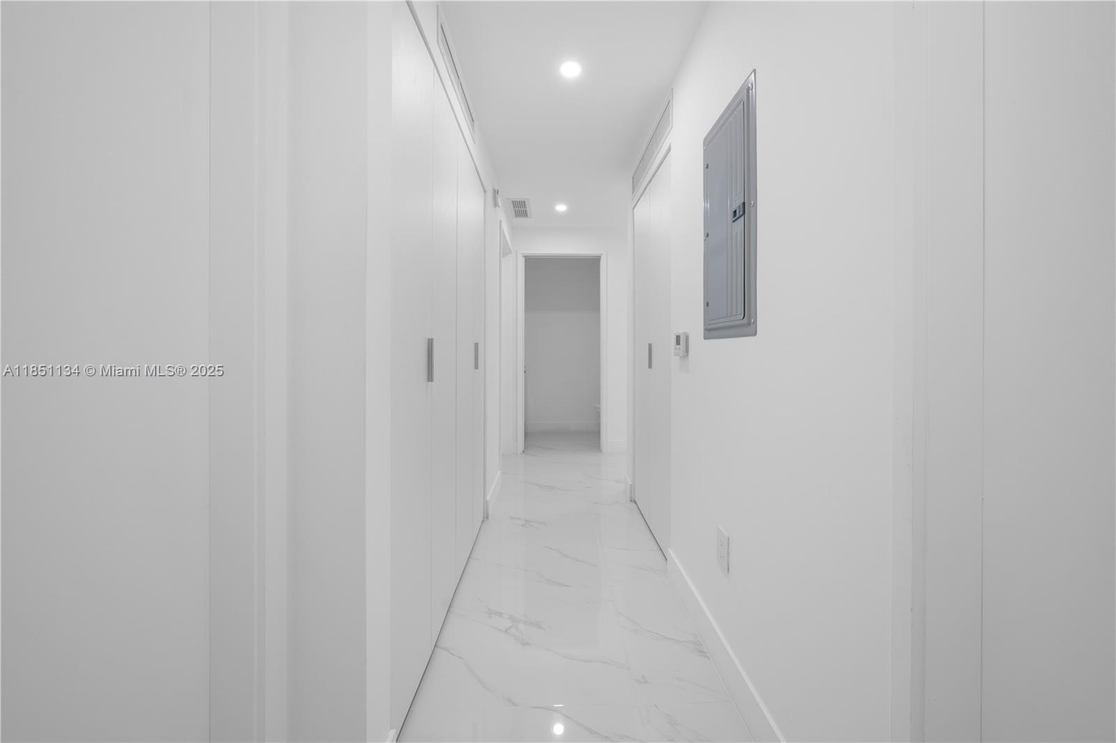 ARIA RESERVE SOUTH TOWER - Residential Lease