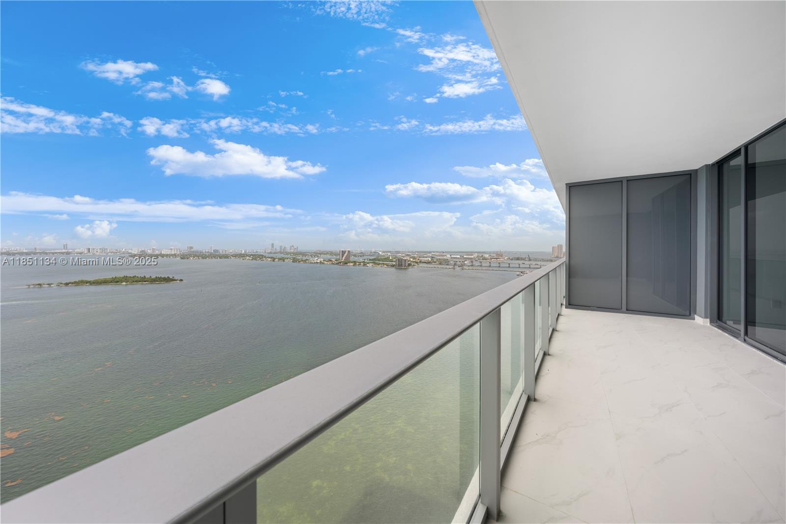 700 NE 24 ST 2503