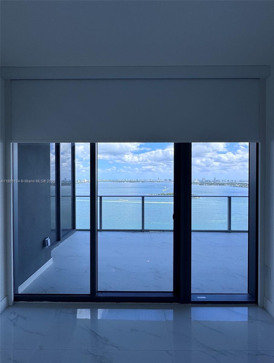 ARIA RESERVE SOUTH TOWER - Residential Lease