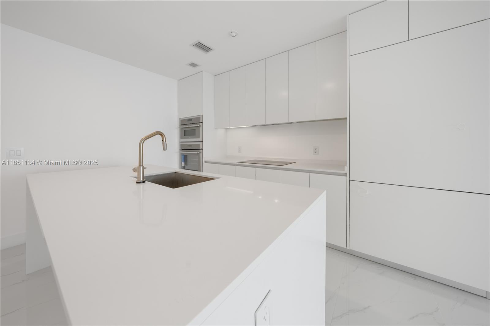 ARIA RESERVE SOUTH TOWER - Residential Lease