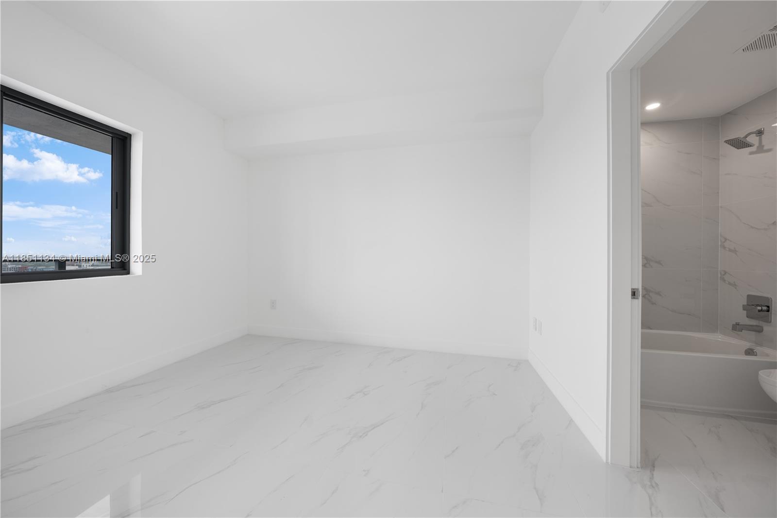 ARIA RESERVE SOUTH TOWER - Residential Lease