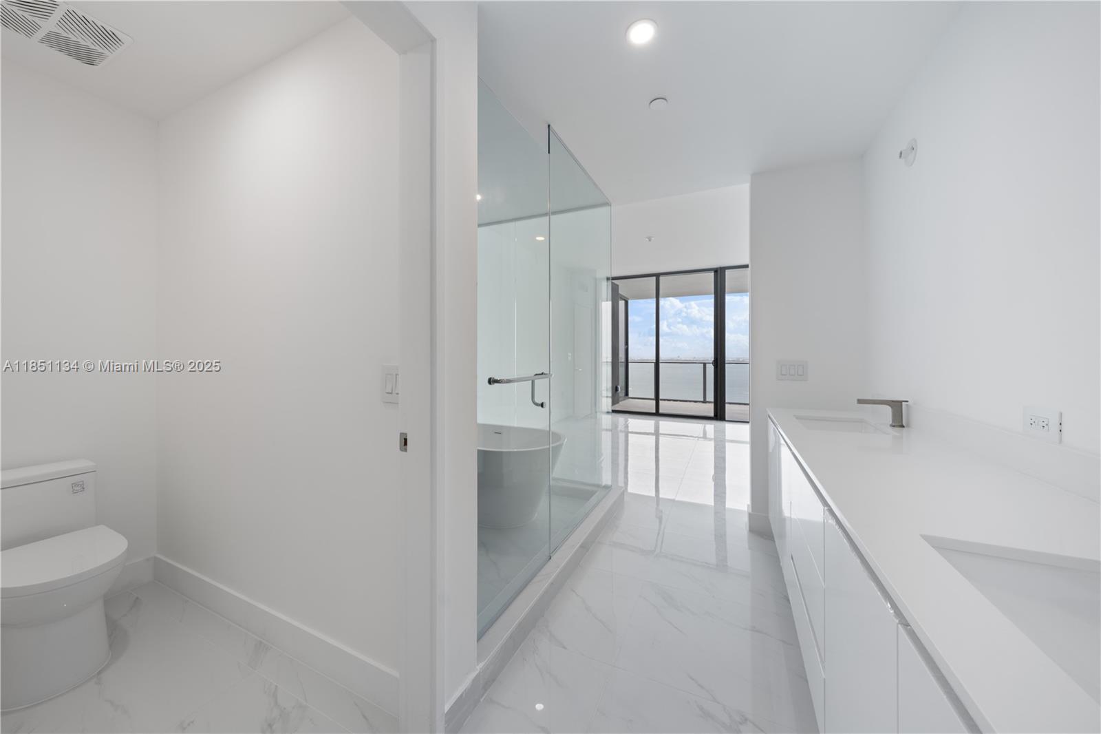 ARIA RESERVE SOUTH TOWER - Residential Lease