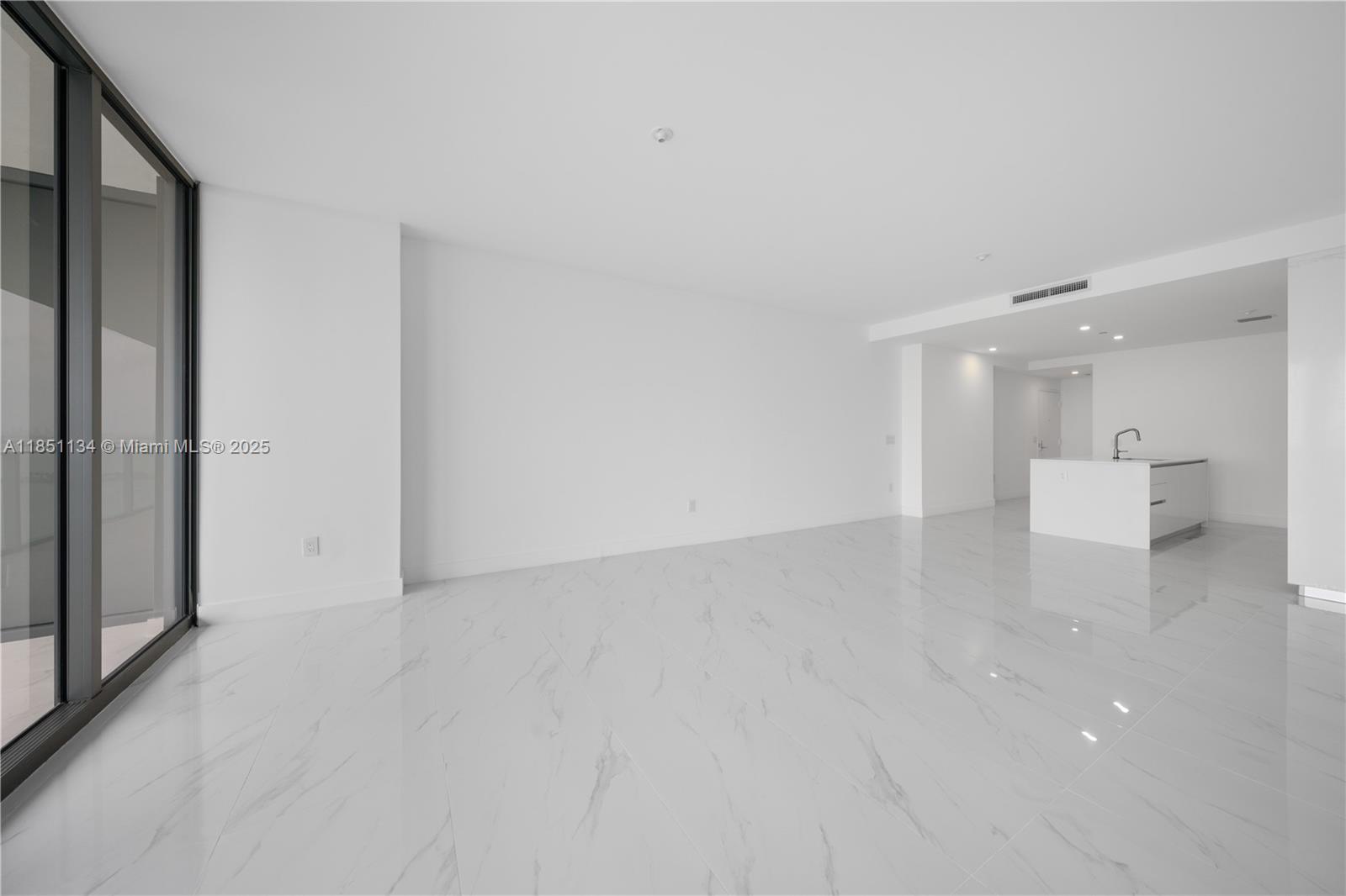 ARIA RESERVE SOUTH TOWER - Residential Lease