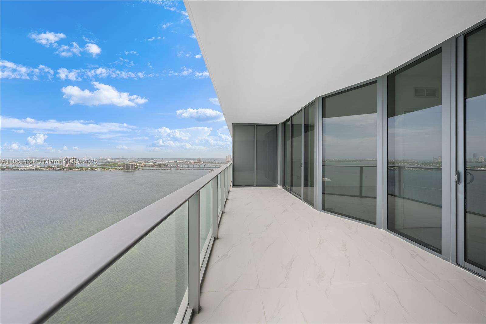 ARIA RESERVE SOUTH TOWER - Residential Lease