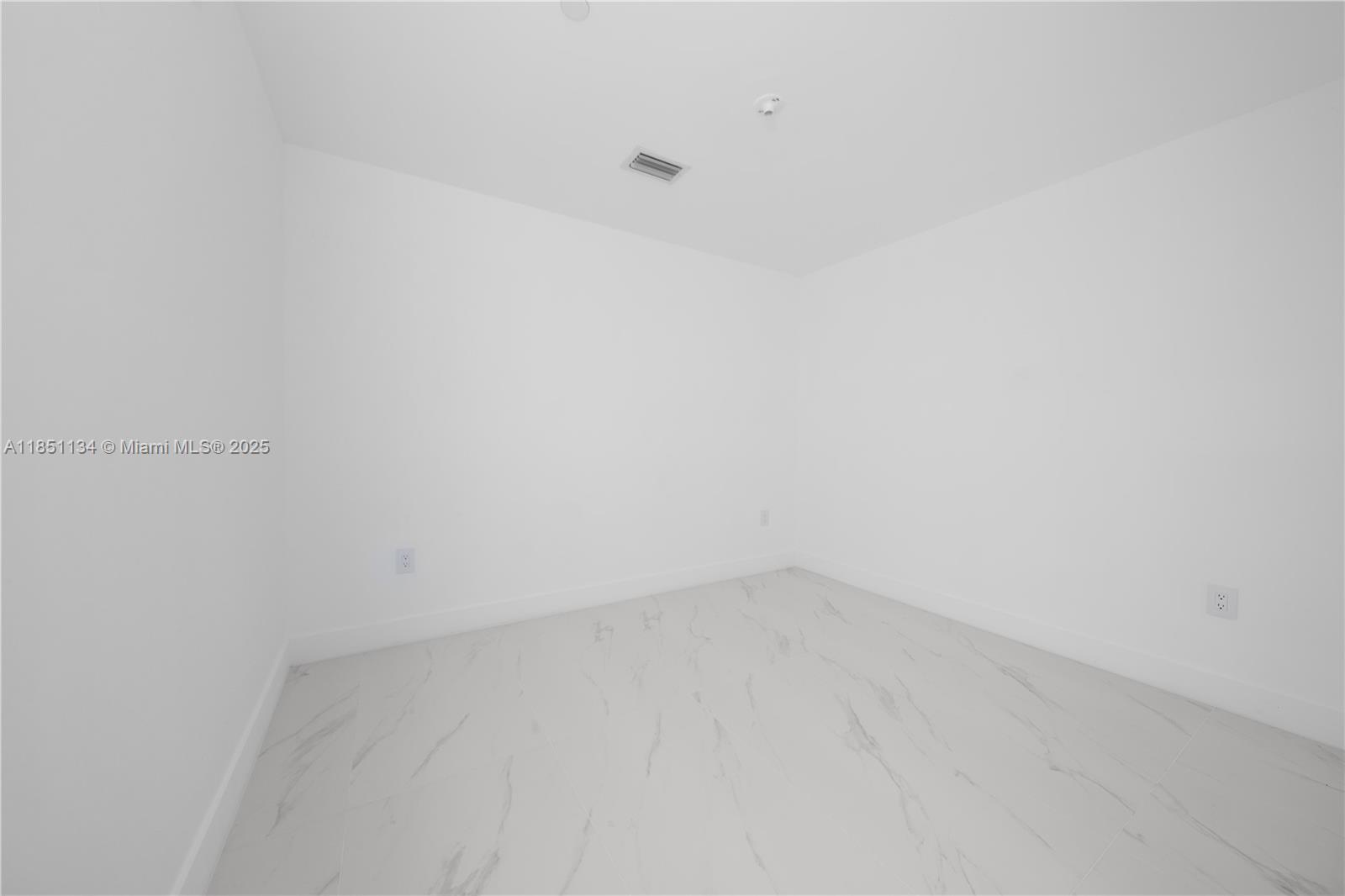 ARIA RESERVE SOUTH TOWER - Residential Lease