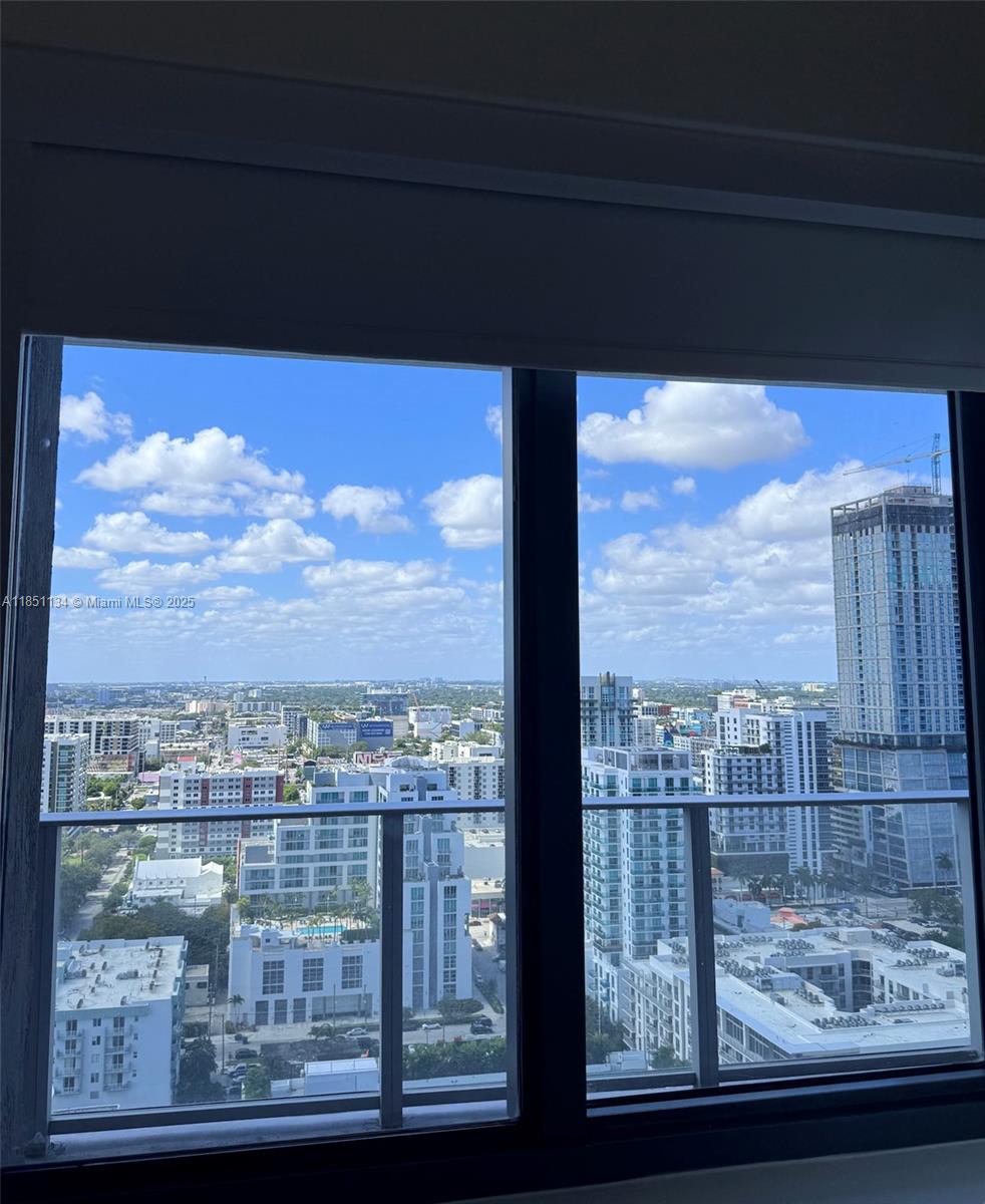 ARIA RESERVE SOUTH TOWER - Residential Lease