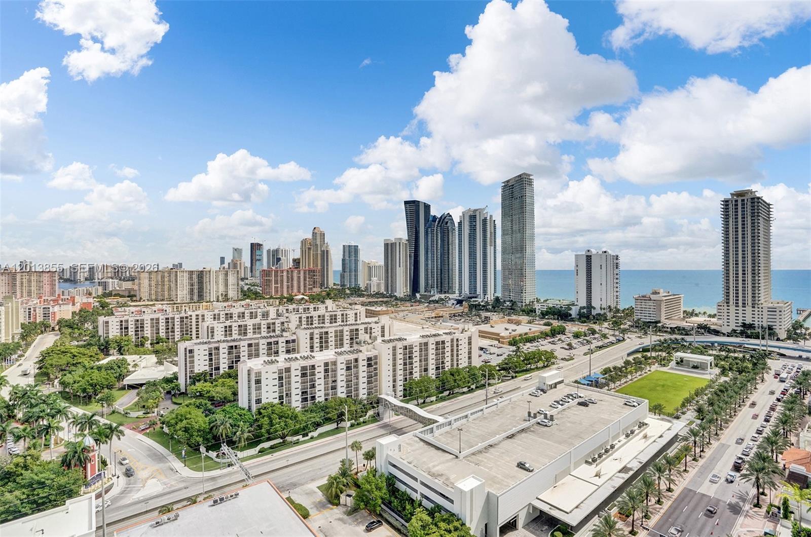 PARQUE TOWERS CONDO - Residential