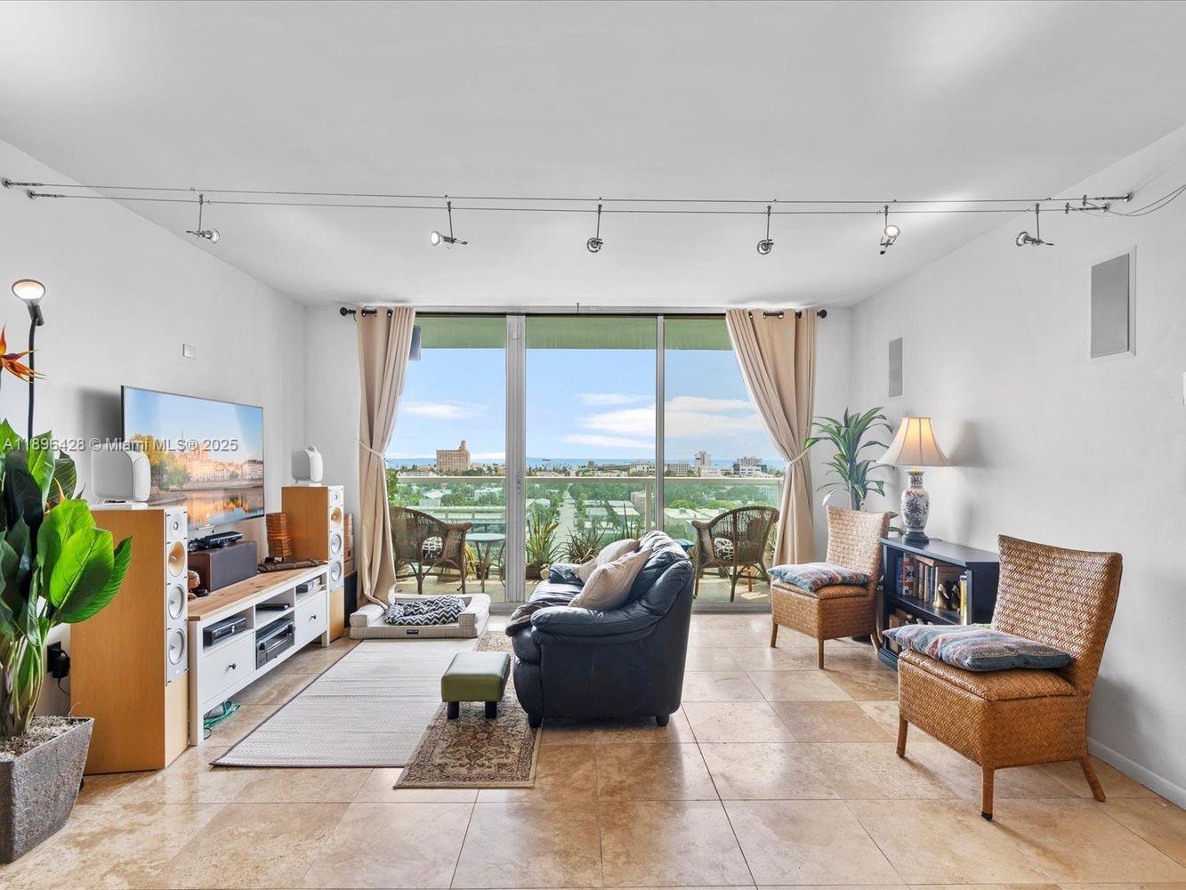 650 West Ave 1208