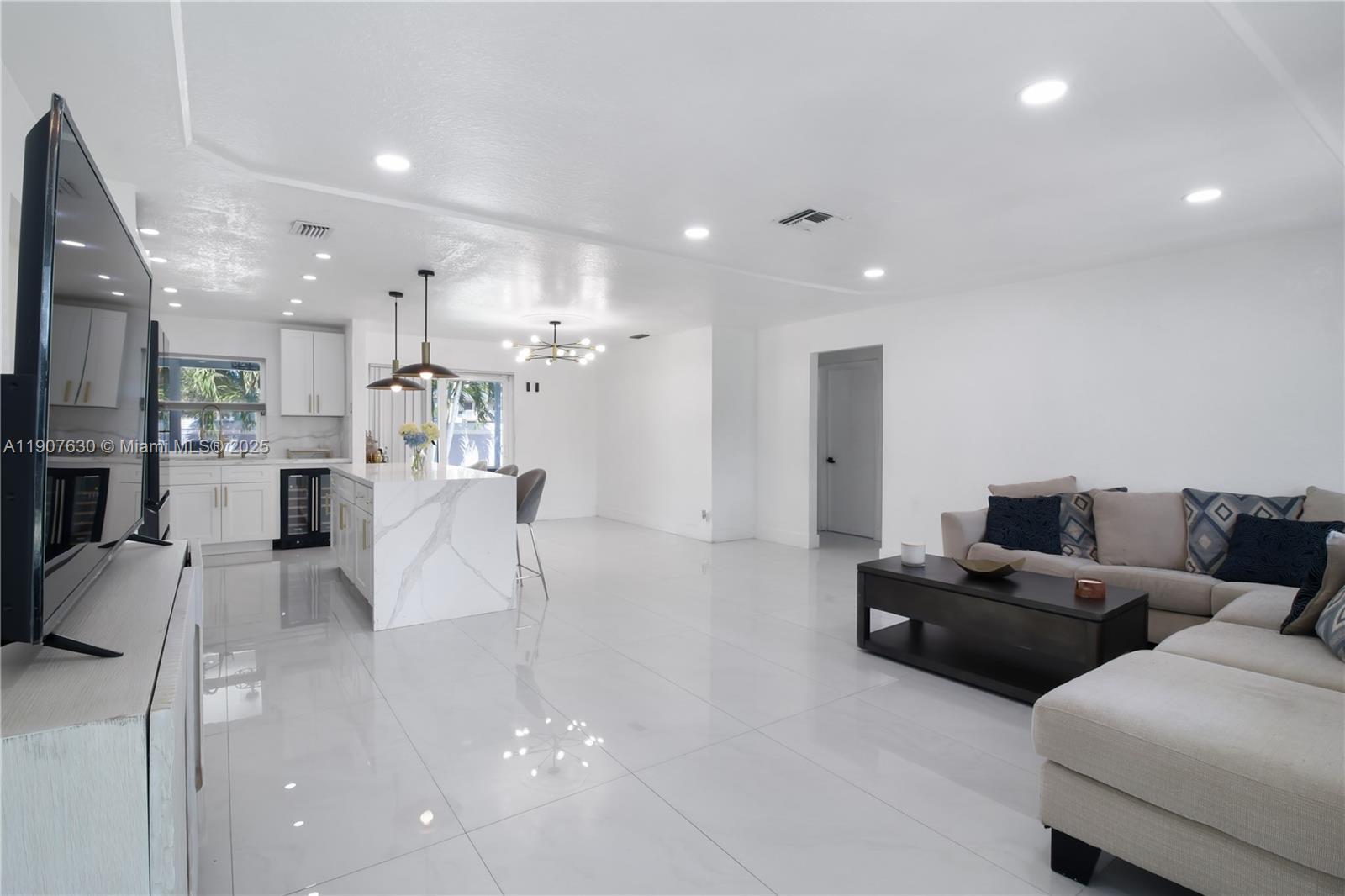 ORIOLE-MARGATE SEC 4 - Residential