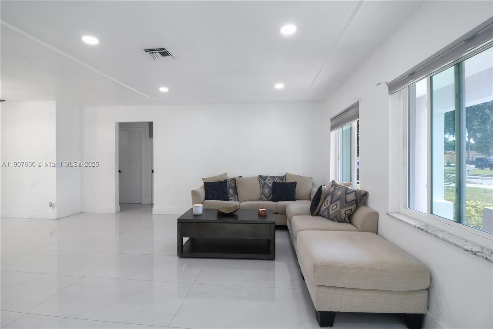 ORIOLE-MARGATE SEC 4 - Residential