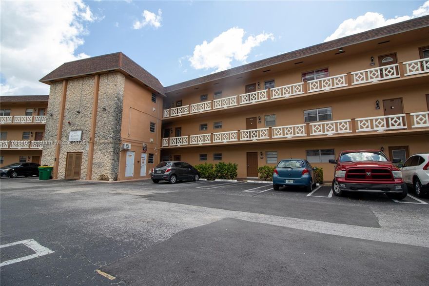 Recently remodeled unit is now available for a new owner. Just bring your toothbrush. Great view of pool and garden. The unit features large bedrooms and closet space. The building's roof and Elevator were redone approx. 2 years ago. Also new AC was installed at that time. Currently there are NO Assessments

Easy to show.